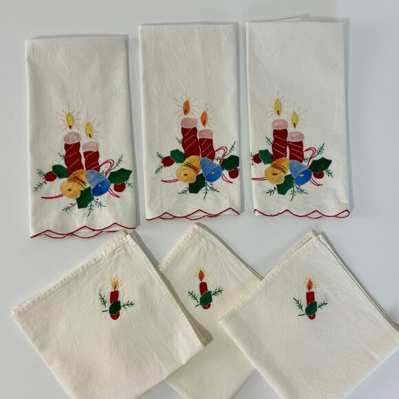 Vintage Christmas Linens Lot Embroidered Candles Bells Napkins Towels Holiday - Picture 1 of 14
